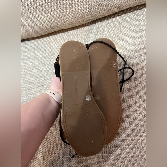 Lucky brand Adannta Flat Sandal with ankle tie - Picture 4 of 5